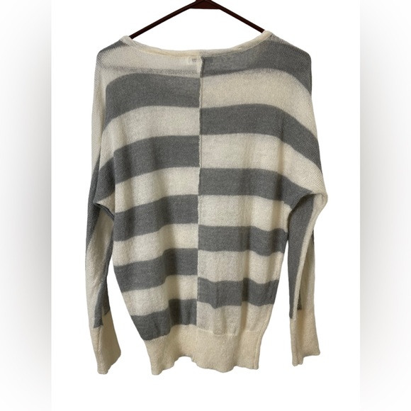 Calvin Klein Mohair Wool Blend Oversized Lightweight Cream &Grey Sweater Size XS - Picture 3 of 9